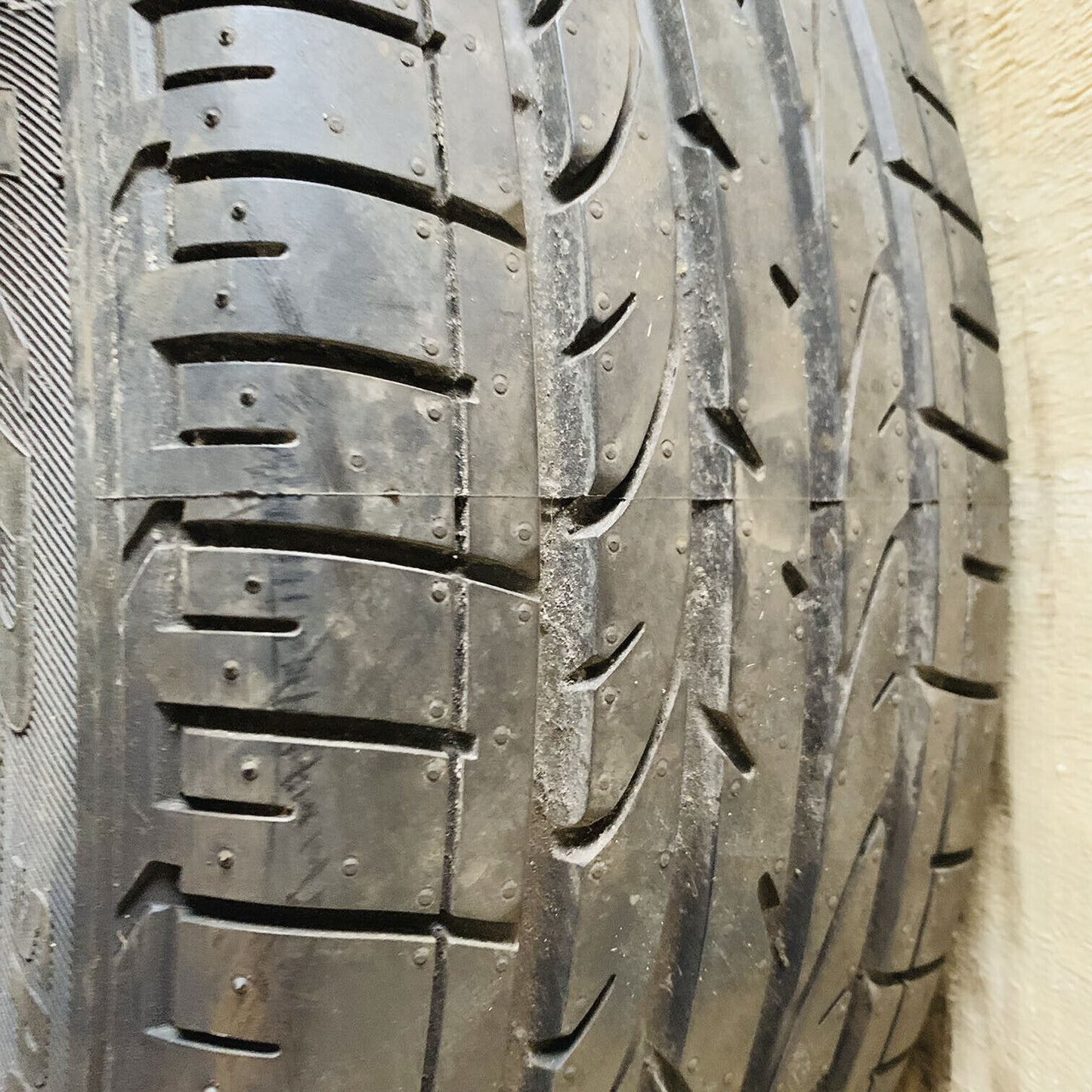 BRIDGESTONE Dueler H/P Sport 205 / 55R17 91V Runflat 9.8/32nds Neumático