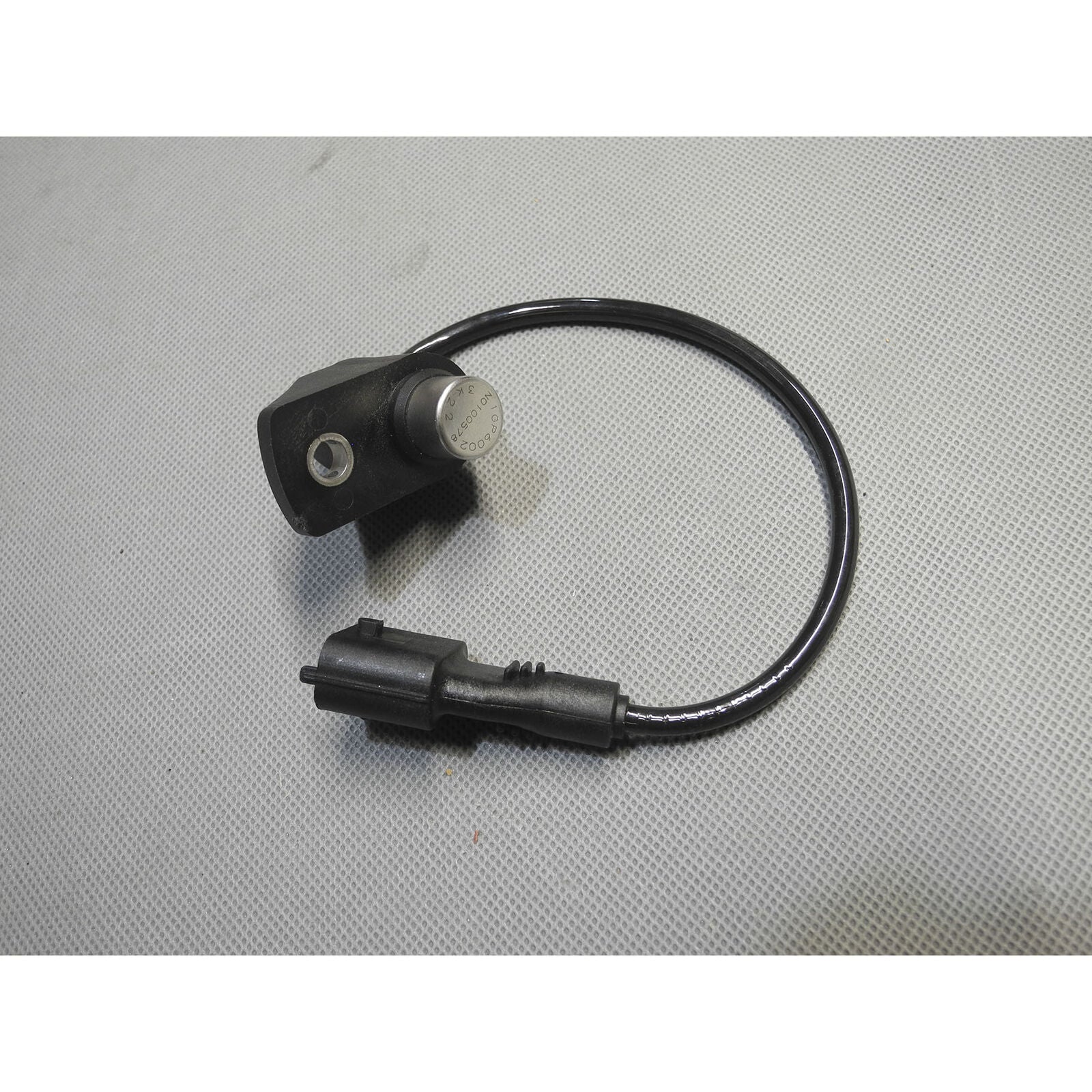 2x Upper & Lower Crankshaft Position Sensor Kit For Cadillac DeVille 00-05 & Pontiac (4.6L/4.0L V8)