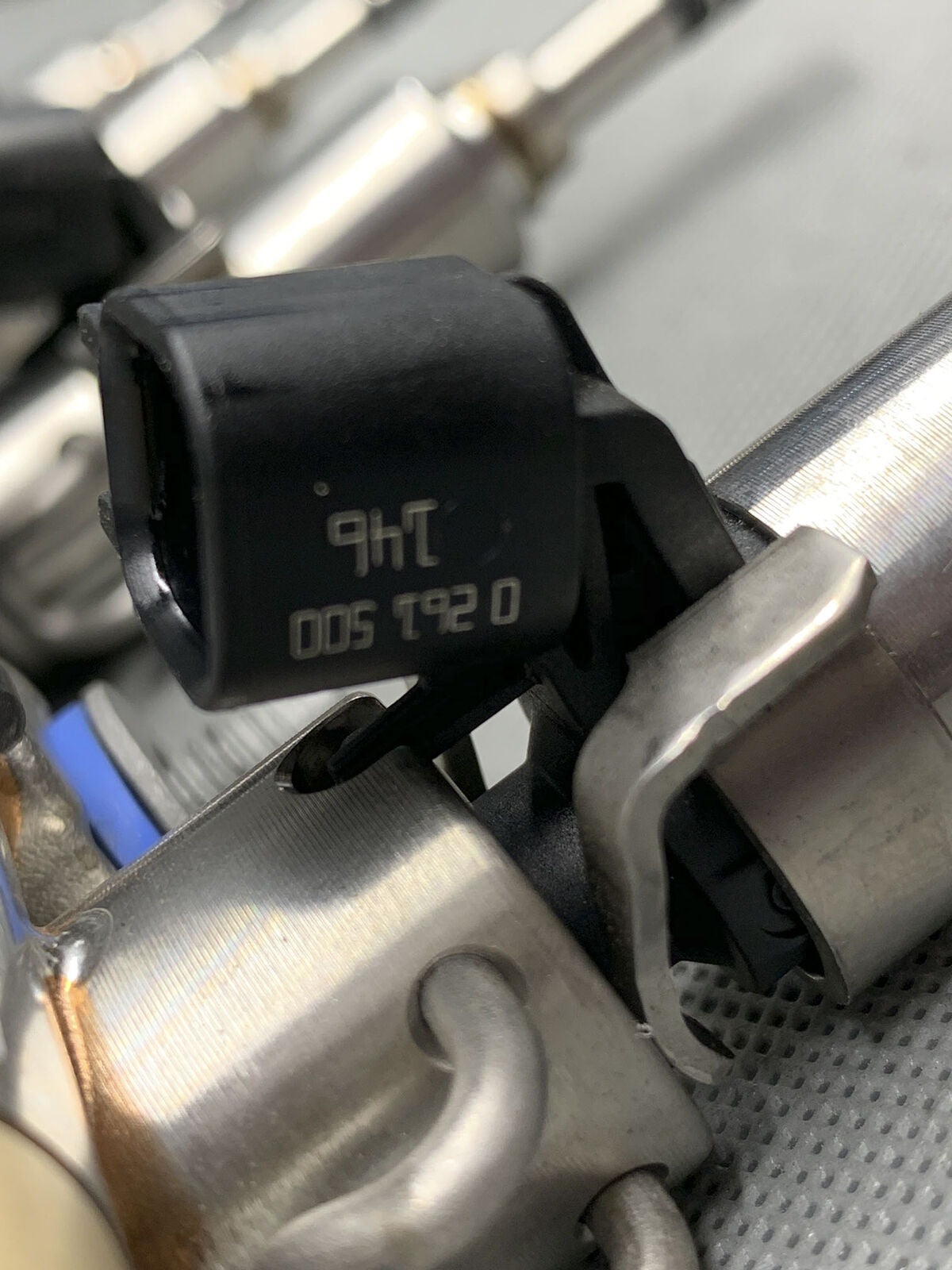 Orig. Benzin Einspritzung Schienen Mit Injektoren 12633912 Für Chevrolet Malibu