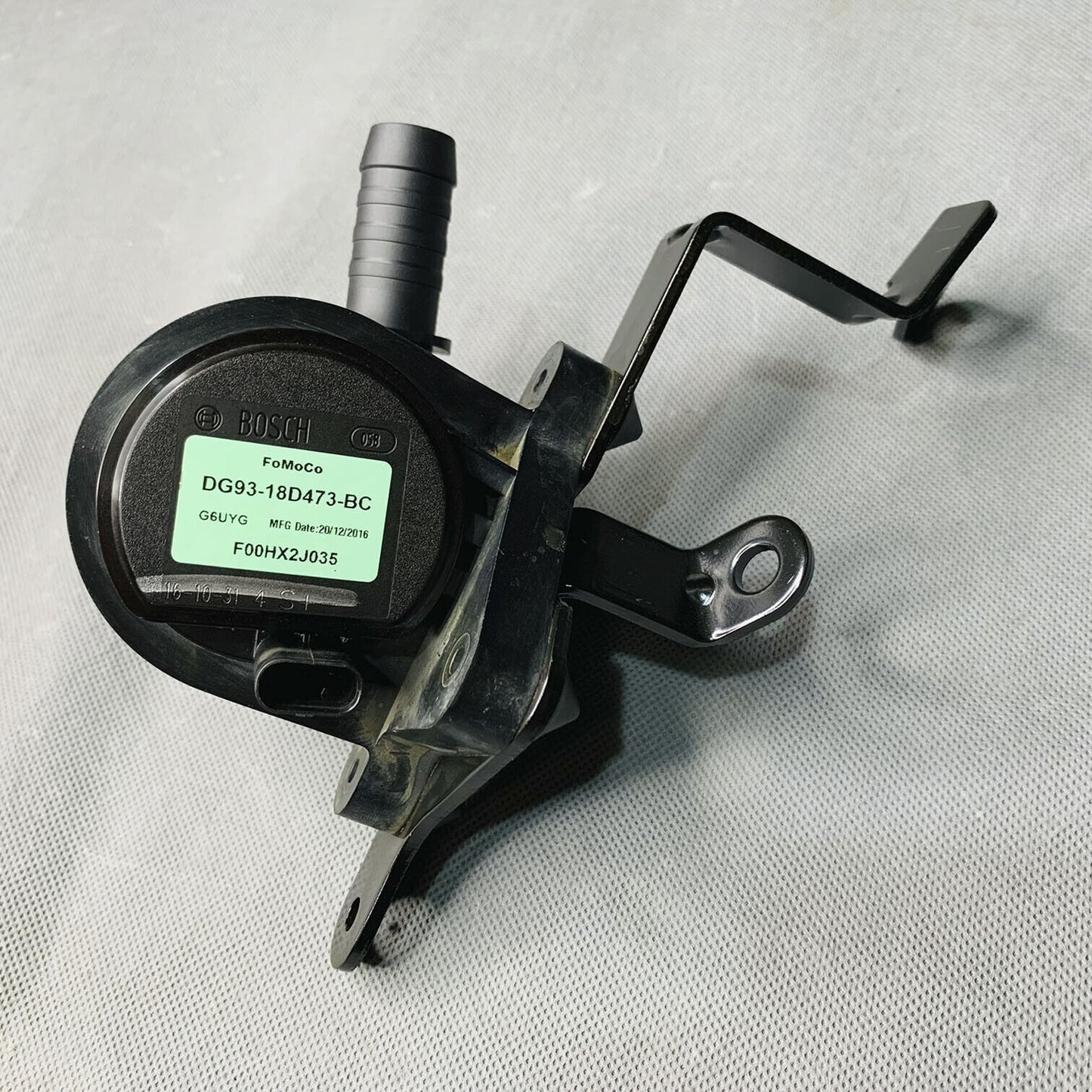 OE Bosch Auxiliary Coolant Water Pump For 2017-2019 Lincoln Continental 3.0L