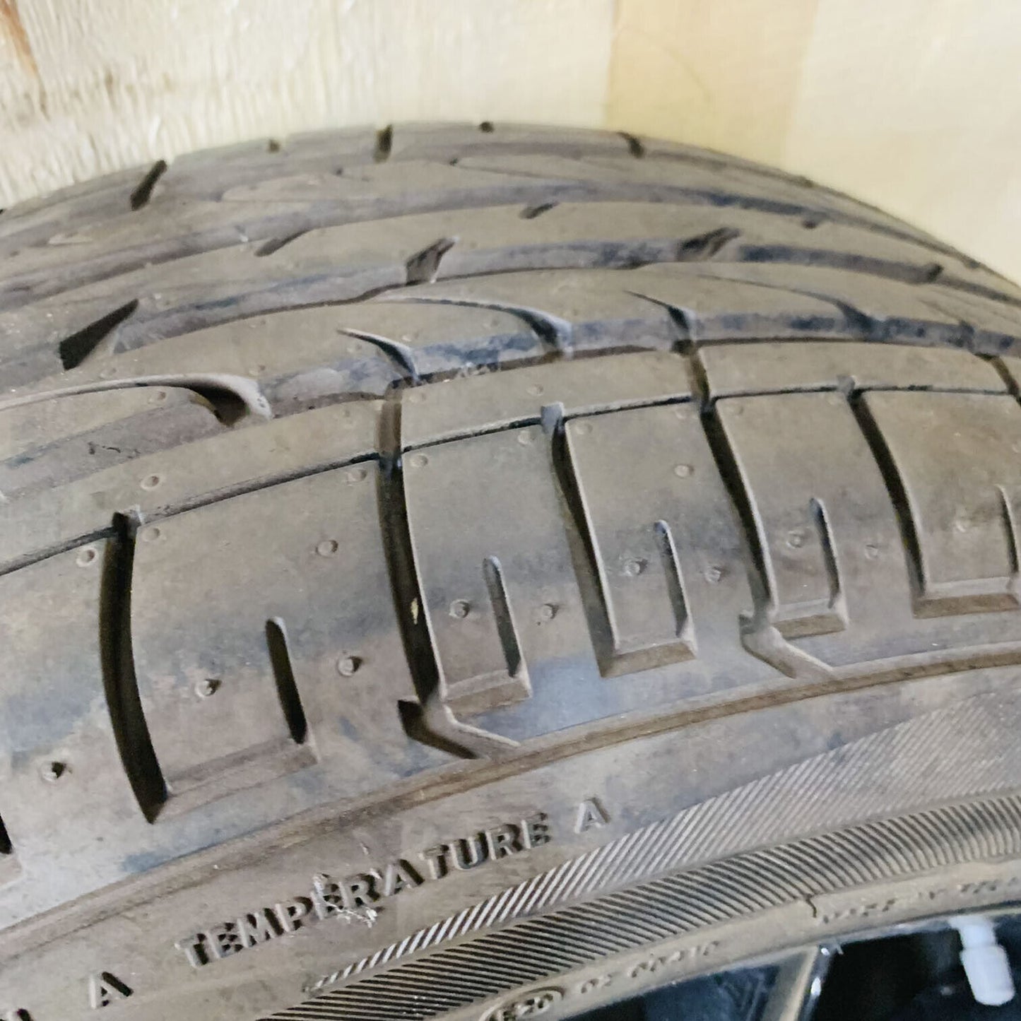 BRIDGESTONE Dueler H/P Sport 205 / 55R17 91V Runflat 9.8/32nds Neumático