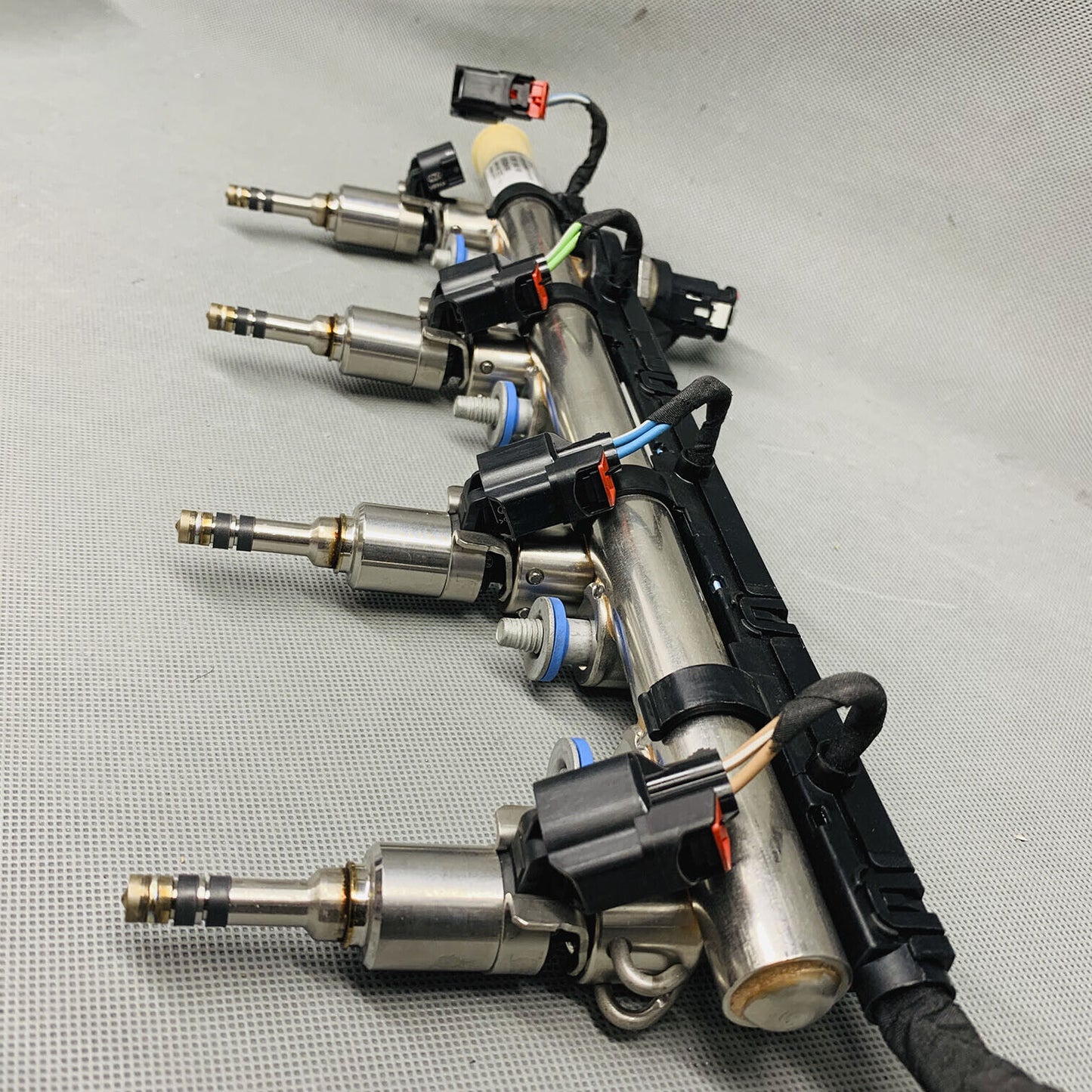Orig. Benzin Einspritzung Schienen Mit Injektoren 12633912 Für Chevrolet Malibu