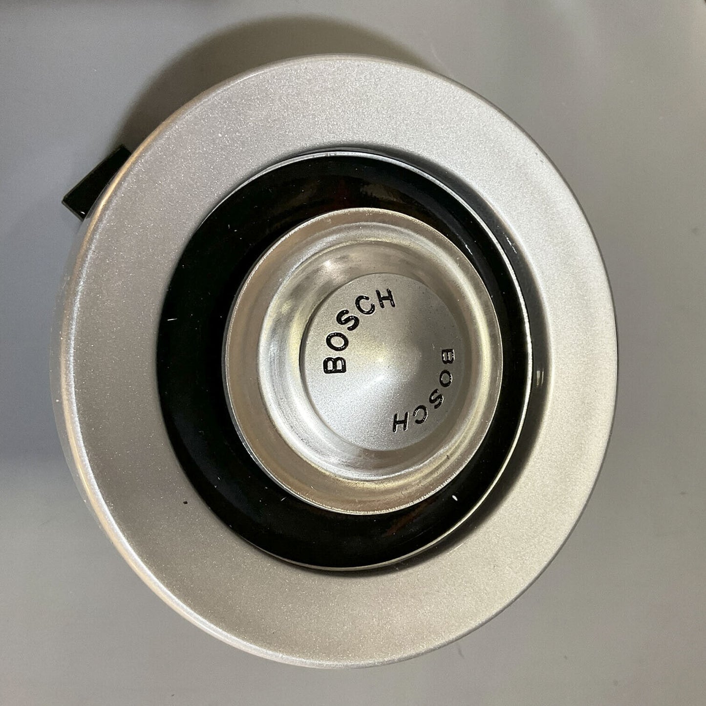 Brand New Bosch Universal Black Low Tone Signal Horn Horn 300 Hz 117 dB(A)