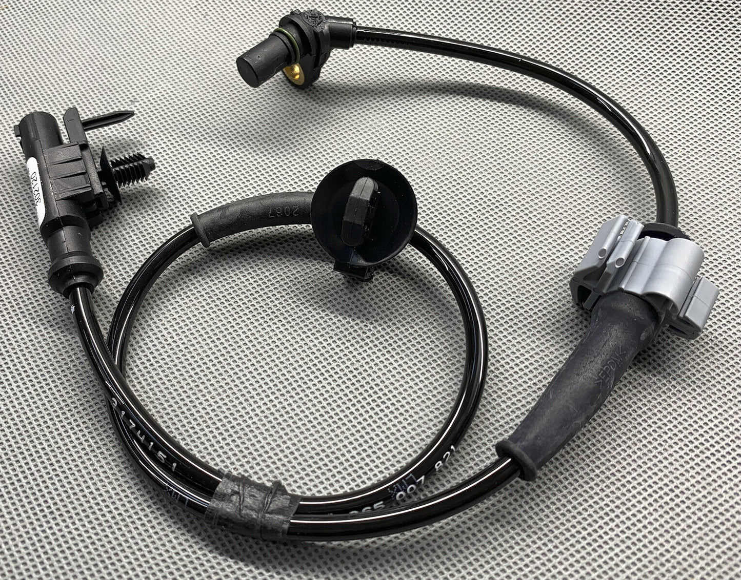 ACDelco Front ABS Wheel Speed Sensor 22870821 Fits GMC Yukon XL 1500 Sierra