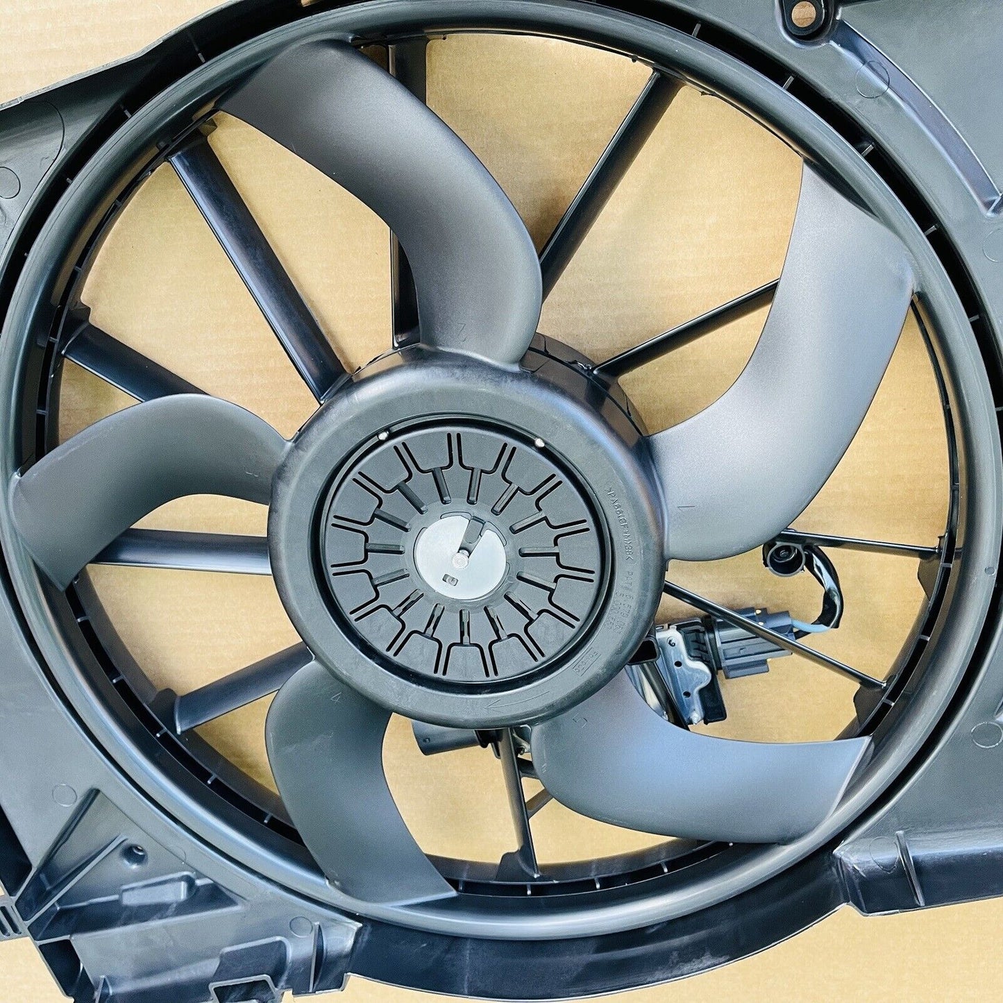 Ford Motorcraft OE Radiator Cooling Fan Assembly For Ford Fusion Mercury Lincoln