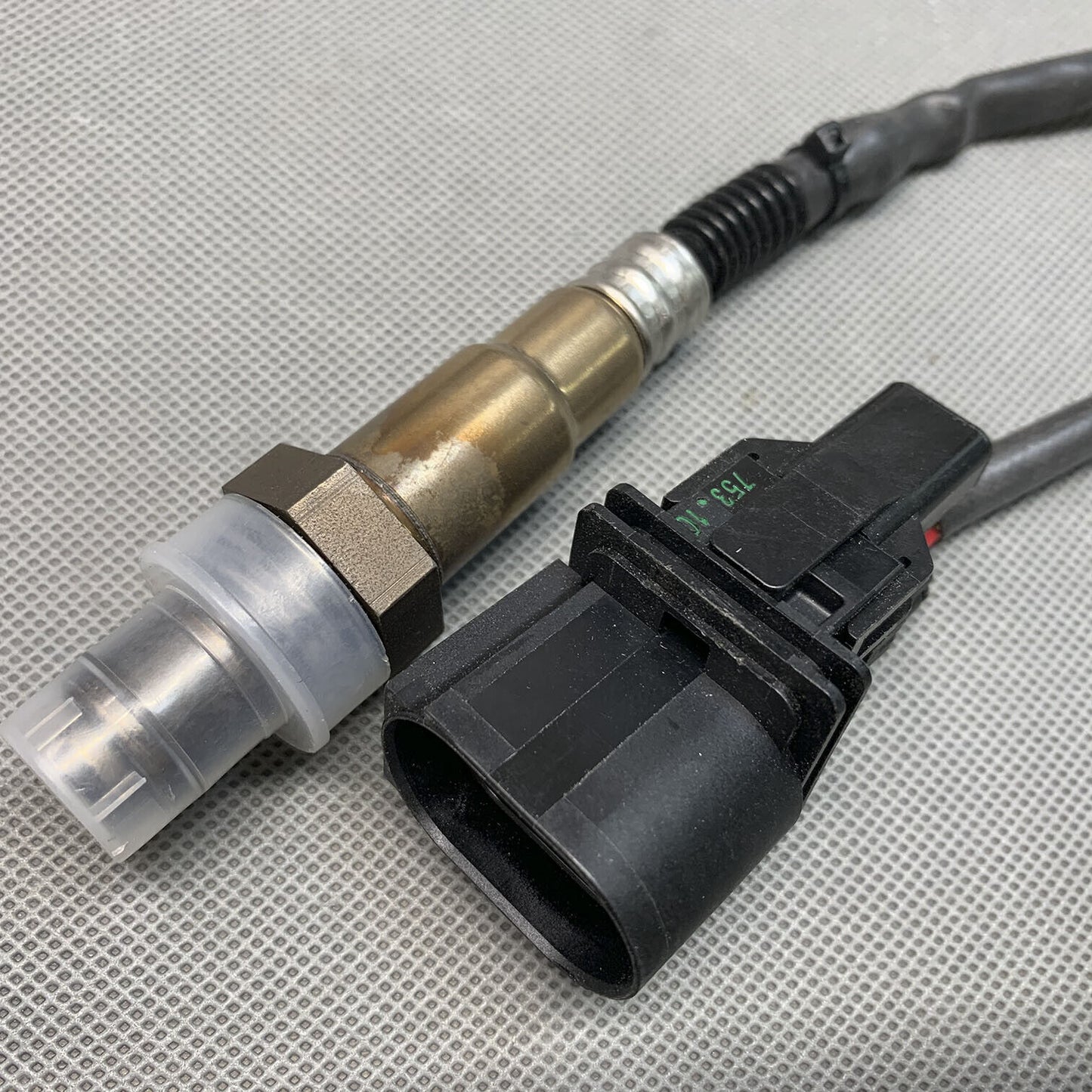 17359 OE GENUINE Oxygen Sensor O2 Fits Audi A8 Quattro 6.0L VW R32 3.2L Upstream