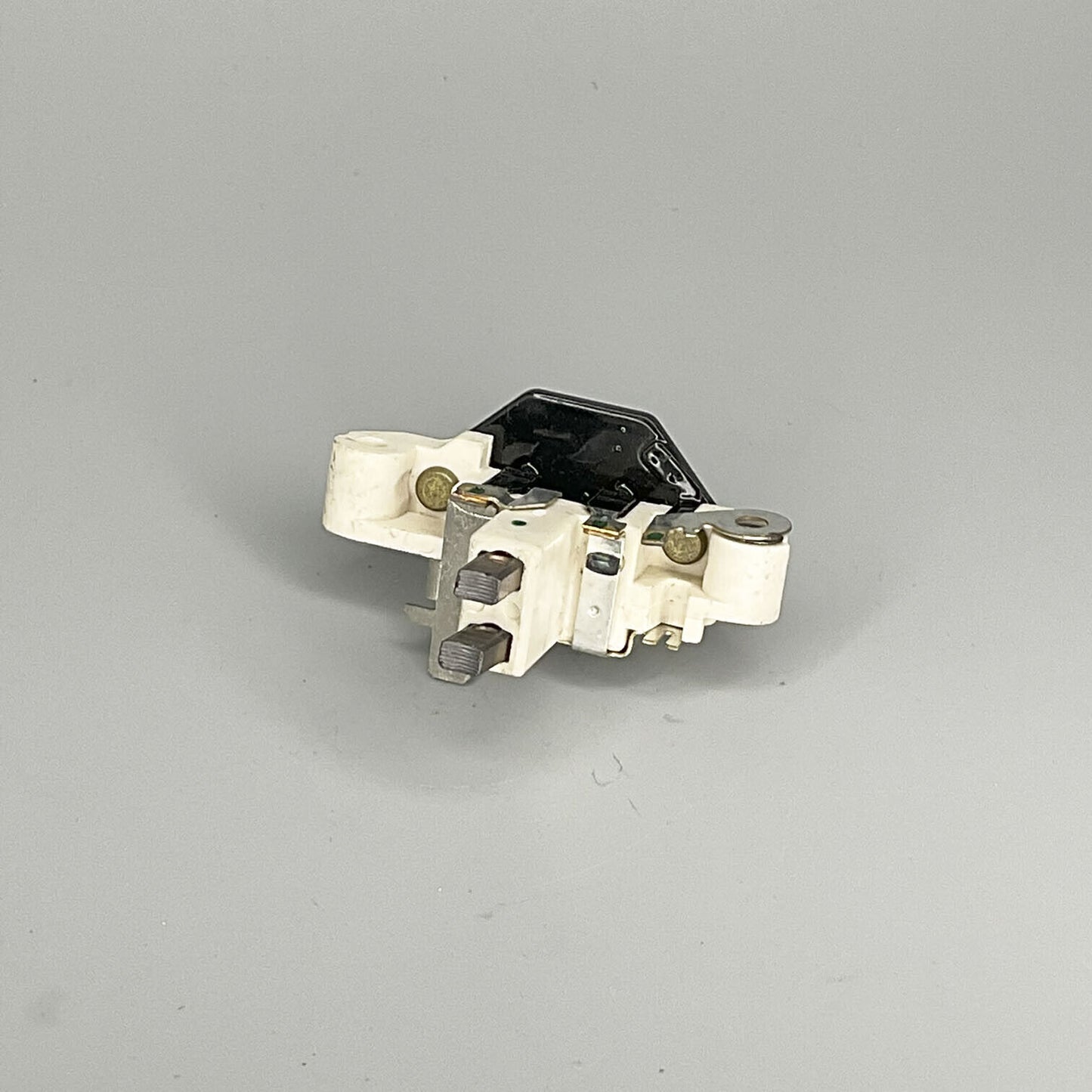 OE Bosch Alternator Regulator 14V 1197311511 For Audi A6 A8 Quattro S6 S8