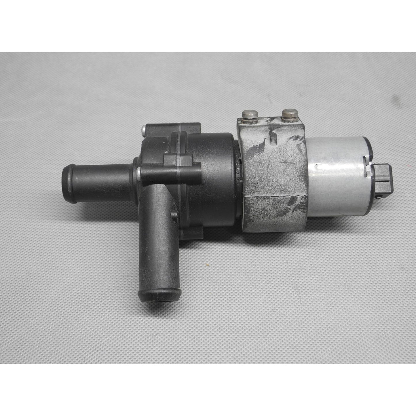 Bosch Electric Auxiliary Water Pump NEW For Dodge Durango 4.7L 5.9L V8