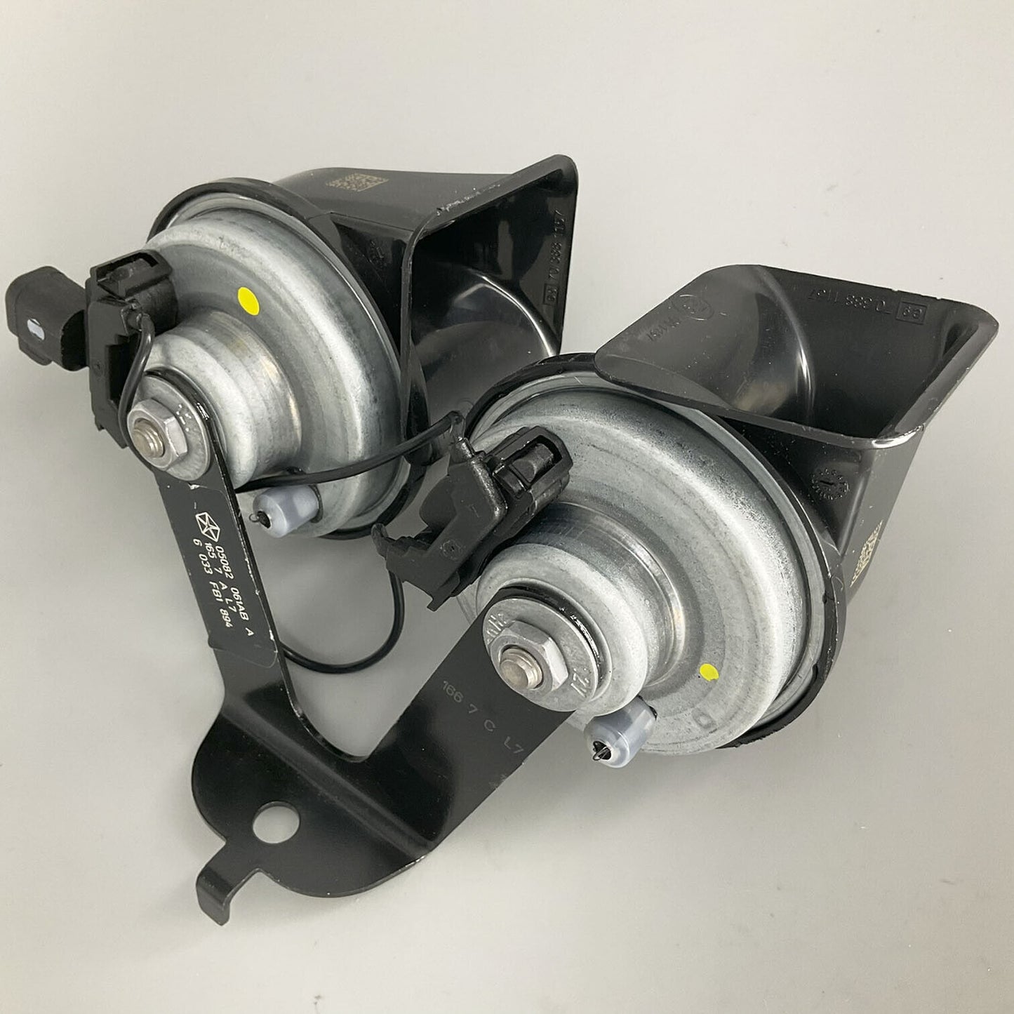 Per 2005-2007 Dodge Caravan Chrysler Città & Paese OEM MOPAR Corno E Supporto