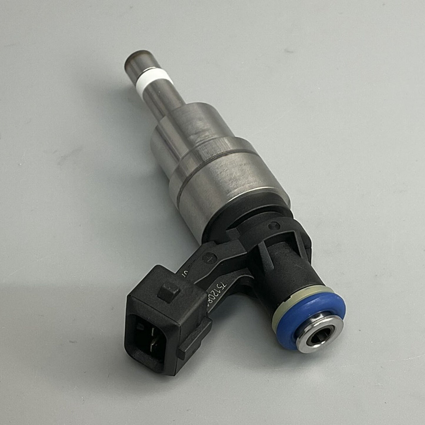 BOSCH GENUINE Fuel Injector For 2003-2008 BMW 760Li 760i V12 6.0L 62811