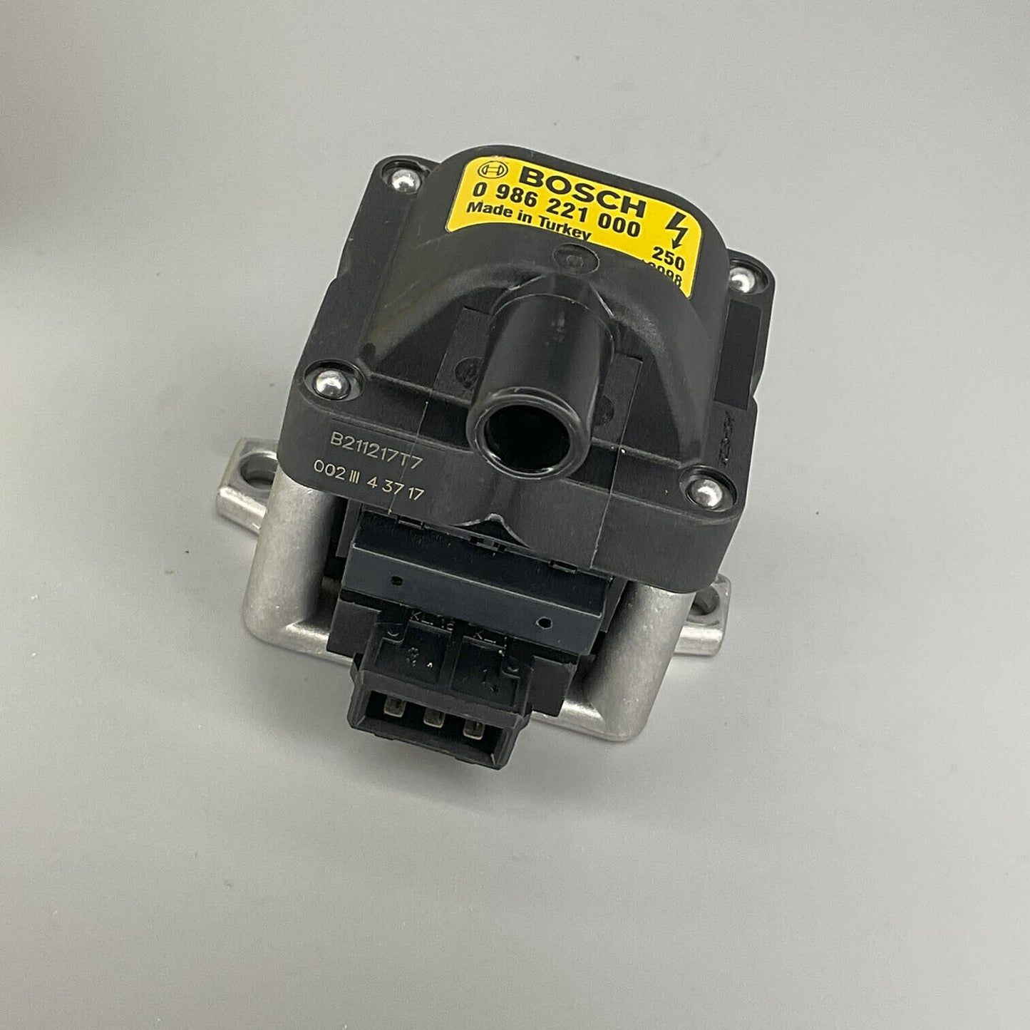 HELLA IGNITION COIL For 1988-2002 Audi 100 5000 80 VW Cabrio Golf Jetta Passat