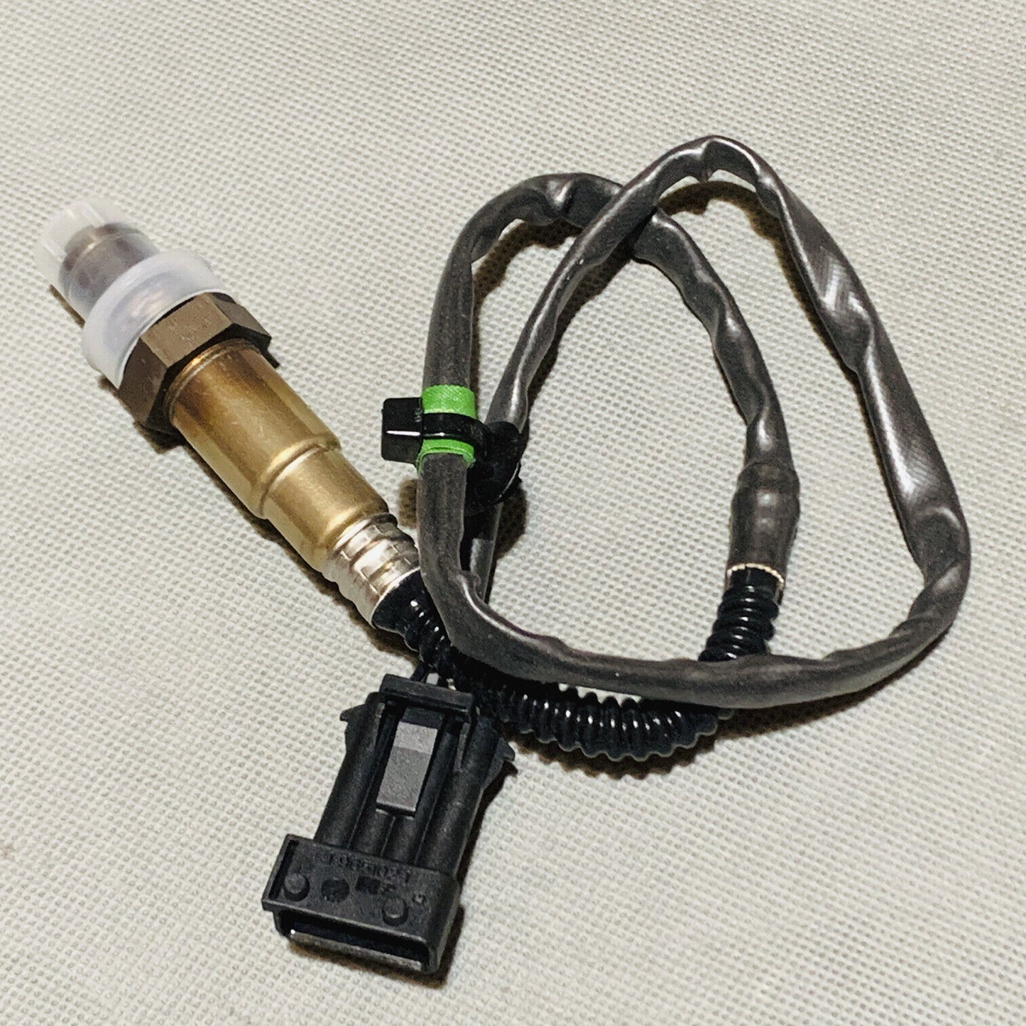 NEW Bosch OEM Oxygen Sensor 16622 for 1999-2004 Volvo C70/ 1999-2000 S70 V70 L5
