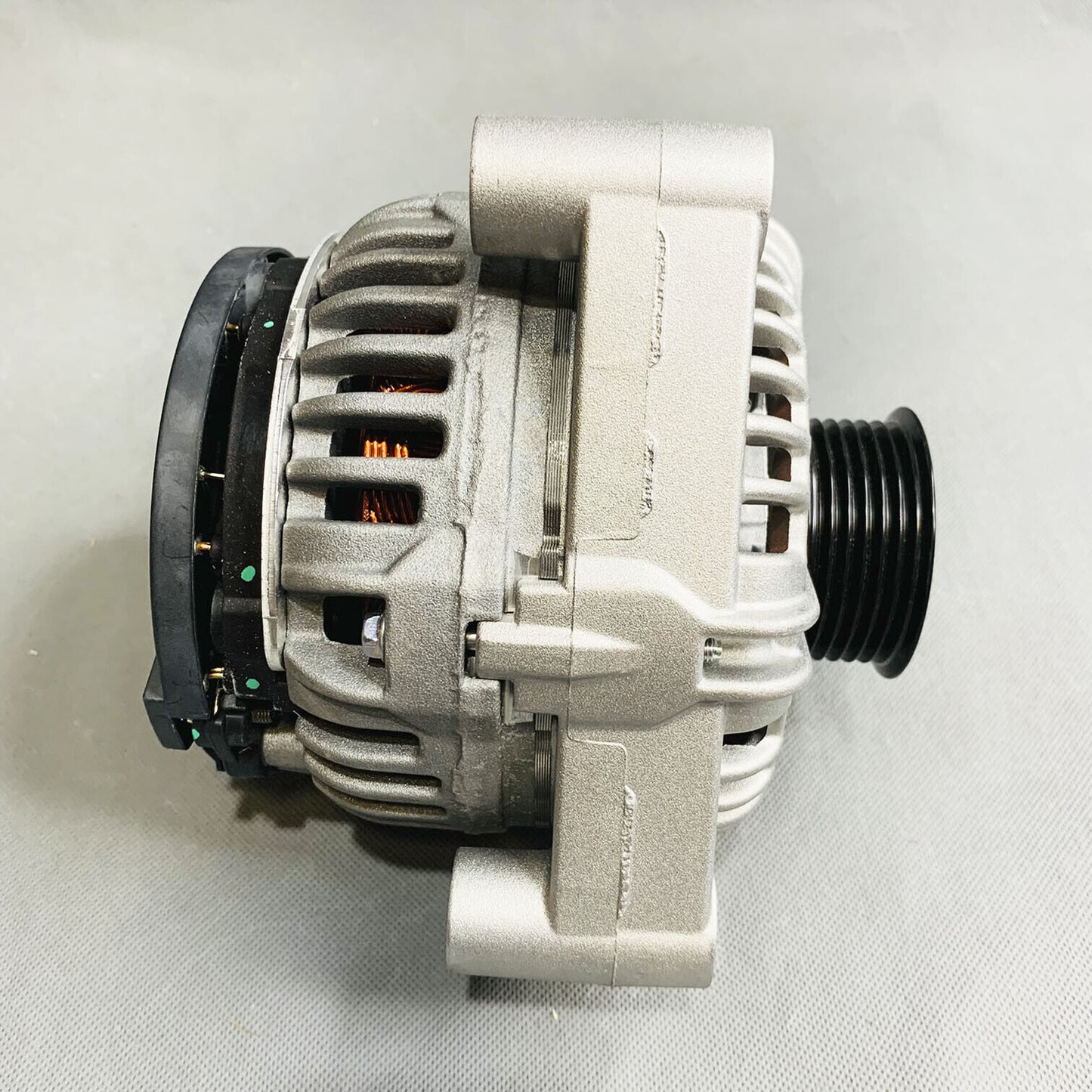 Original BOSCH Neu Alternator Für 2007-2014 Cadillac Chevrolet GMC AL8813N
