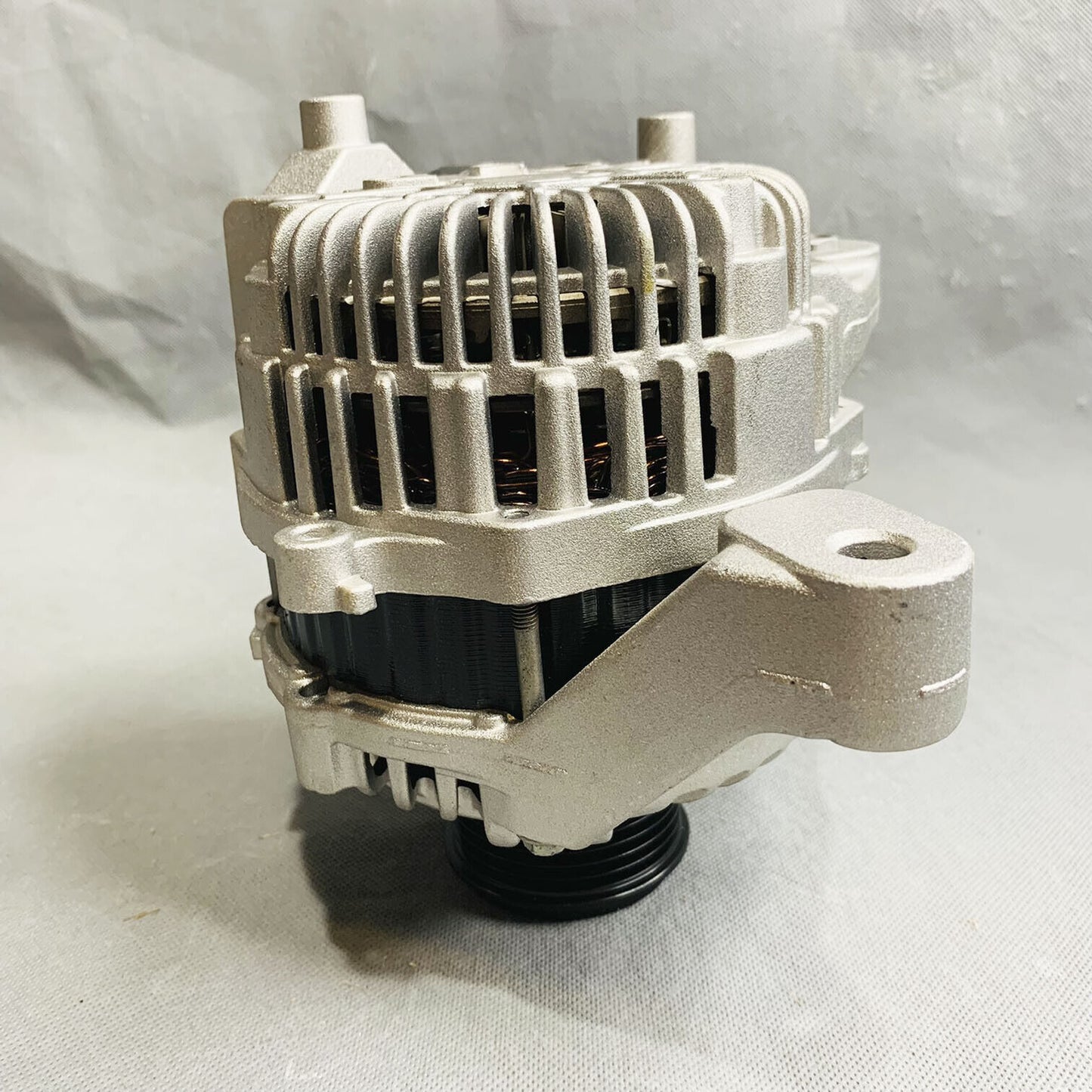 BOSCH Remanufacturado Alternador Para 2013-2017 Honda Accord 2.4L AL1321X