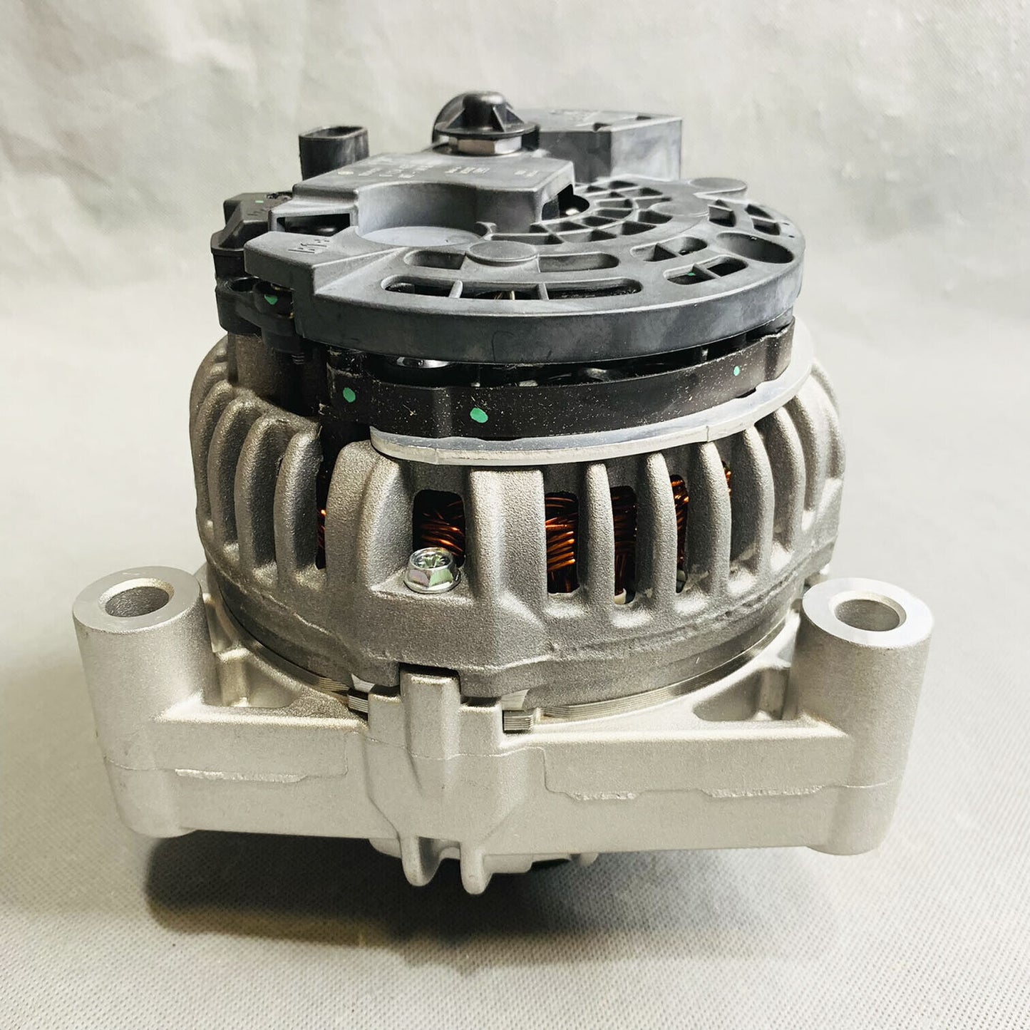Original BOSCH Neu Alternator Für 2007-2014 Cadillac Chevrolet GMC AL8813N
