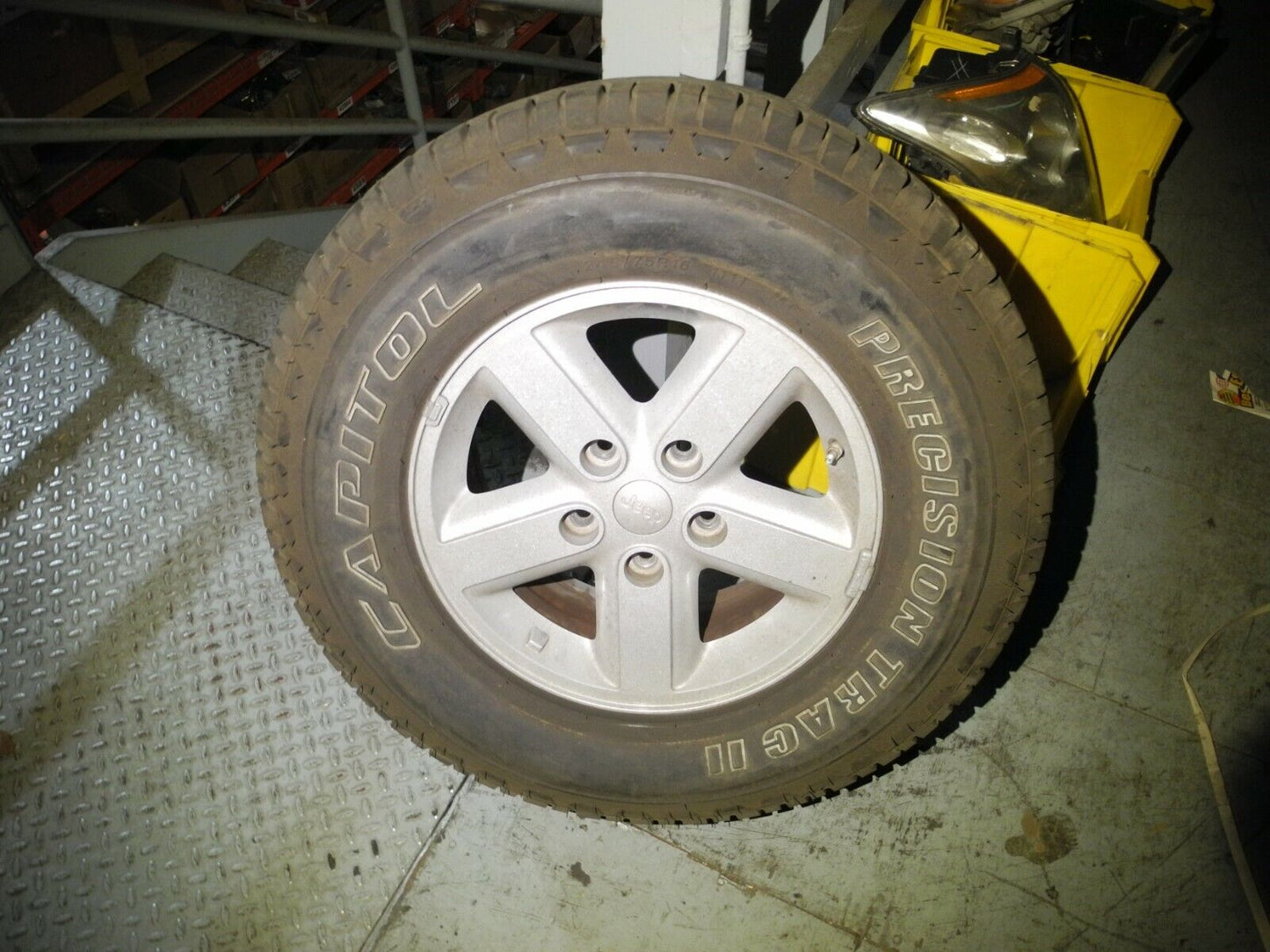 4 16X7 JEEP Wrangler OEM Aleación Rueda Gran Condición Como Nuevo Neumático 245