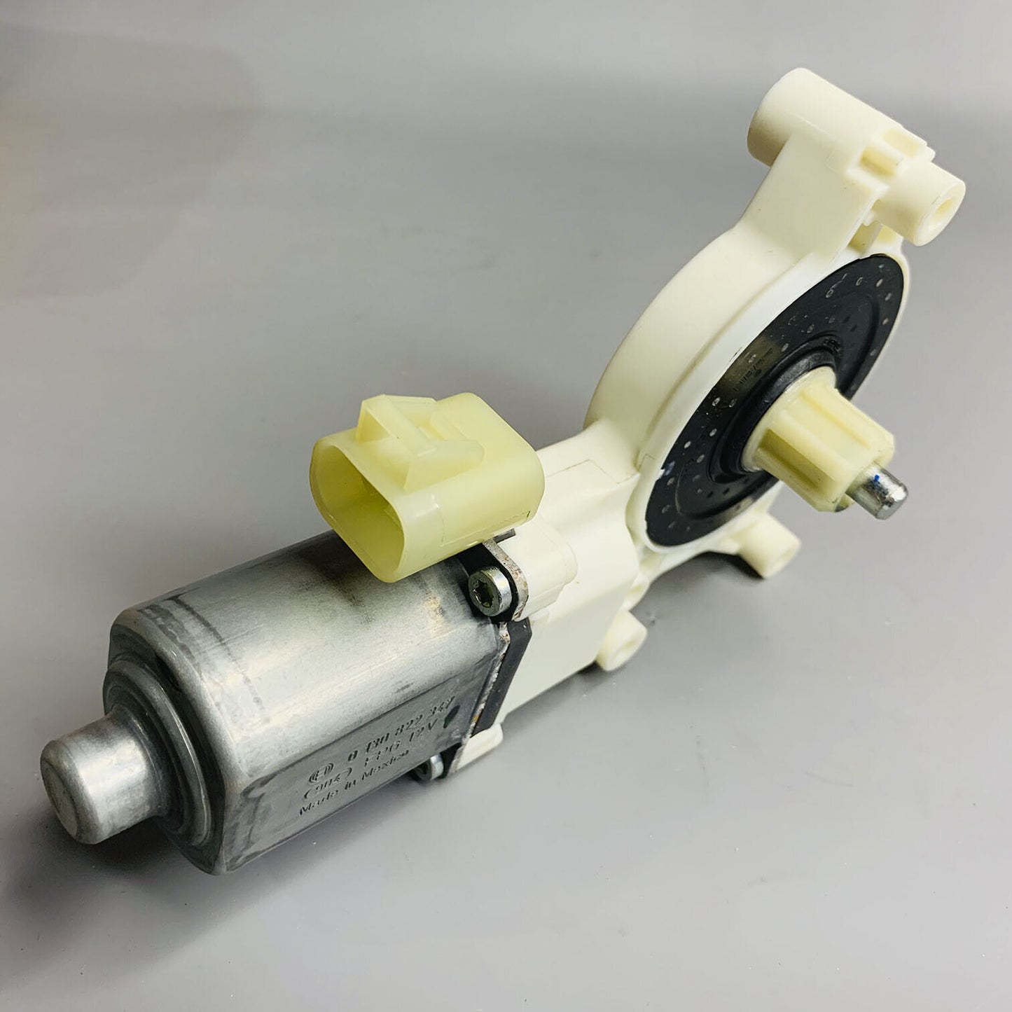 OE Genuine Fenêtre Moteur Droit Droite Pour 0130822347