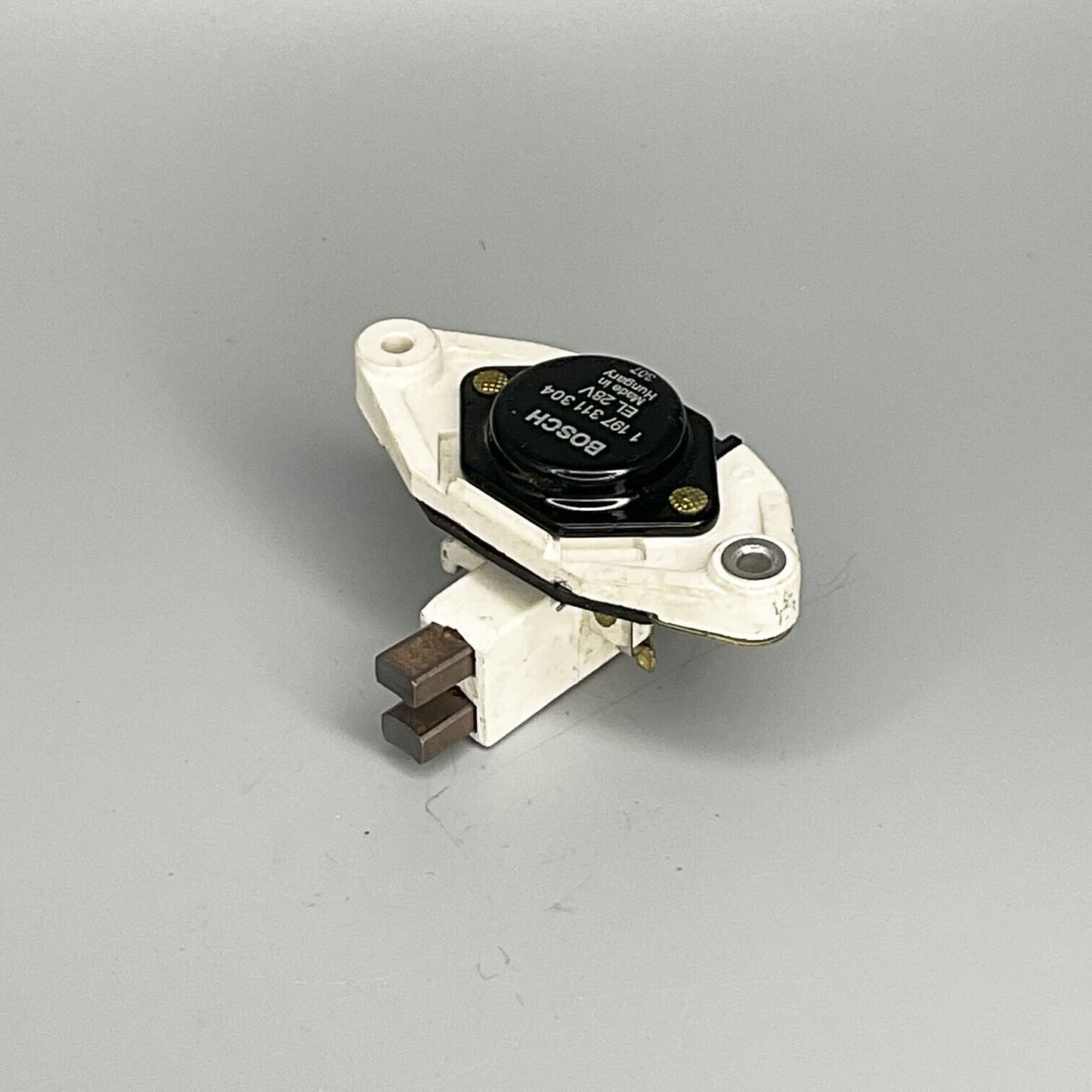 OE Bosch Alternador Regulador 28V 1197311304 Para 89-95 Volvo Nl 12/400