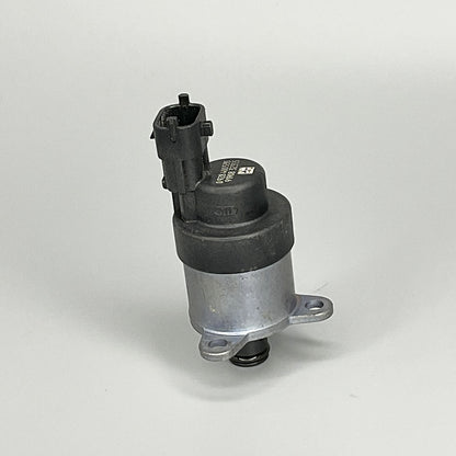 OE Bosch Fuel Pressure Regulator For 2001-2004 CHEVROLET SILVERADO 2500 3500