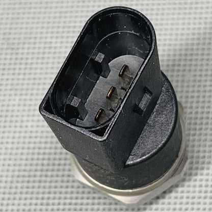 OEM Bosch Fuel Rail Pressure Sensor For AUDI A8 Mercedes 0281002354