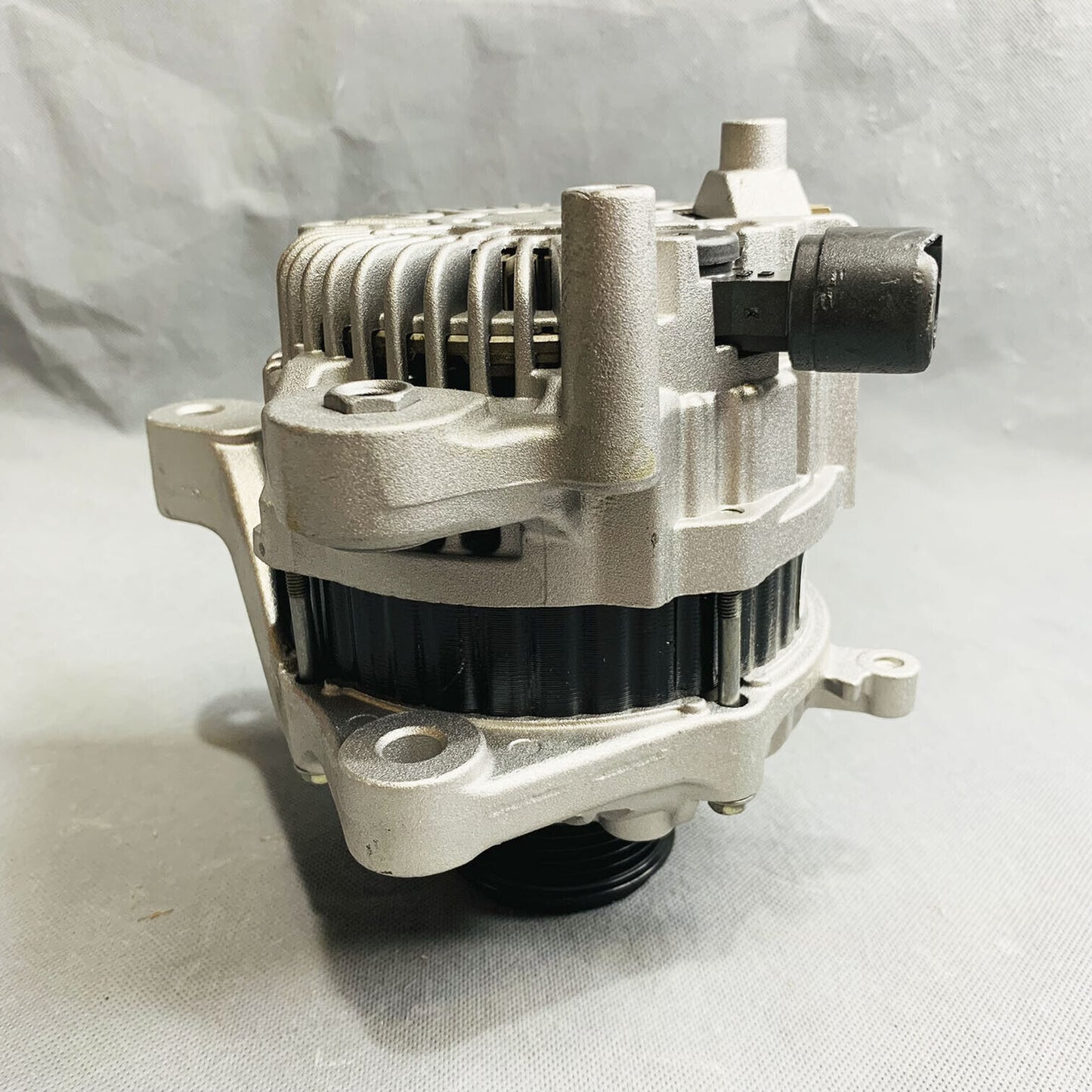 BOSCH Remanufactured Alternator For 2013-2017 Honda Accord 2.4L AL1321X