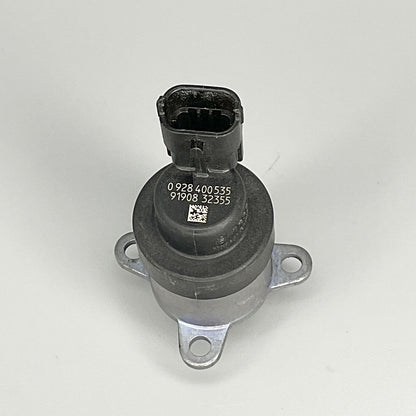 OE Bosch Fuel Pressure Regulator For 2001-2004 CHEVROLET SILVERADO 2500 3500