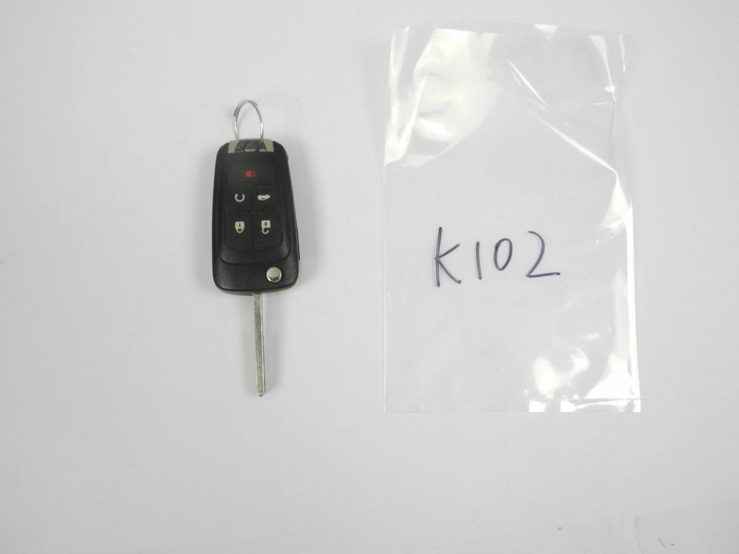 K102 Para 2014 Chevy Sónico Clave E8517