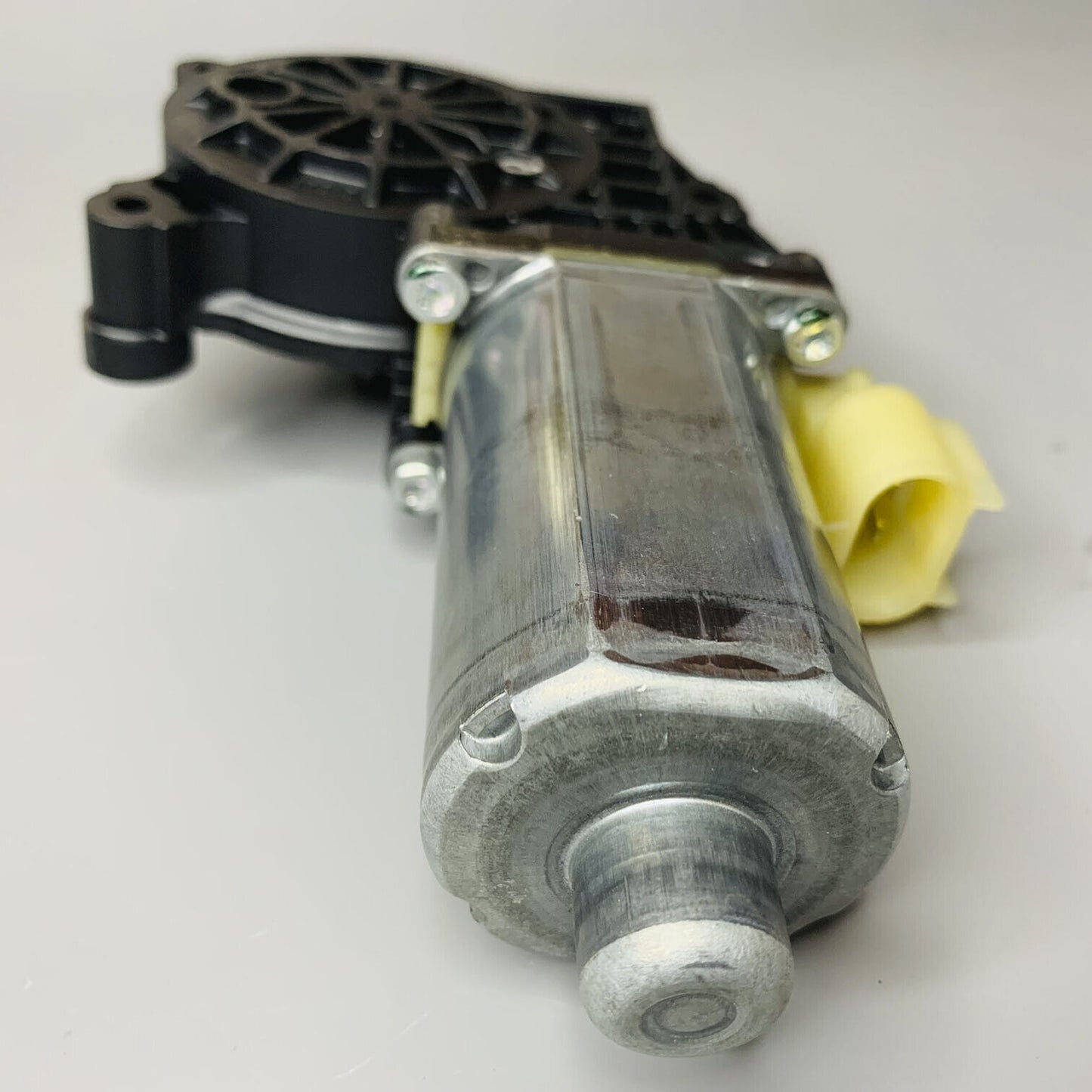 OE Bosch Power Window Motor Right Passenger 6004PA1076 For 2004-06 Dodge Durango