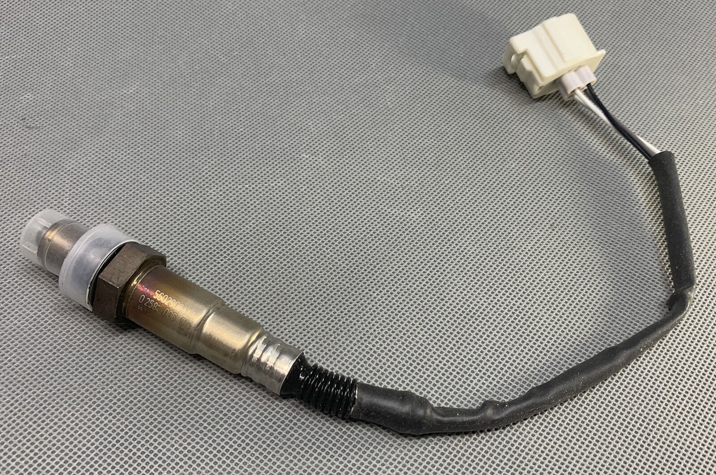 OE GENUINE Lambda Sensor O2 0258006915 Upstream Fits 2009 2010 VW Routan 3.8L