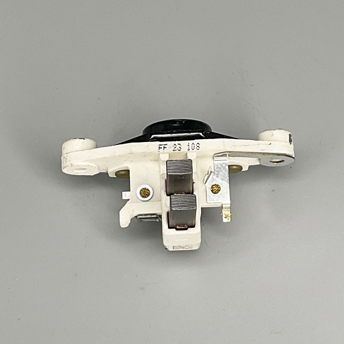 OE Bosch Voltage Regulator 1197311028 For Mercedes 190D 190E 260E 300TD 450SL