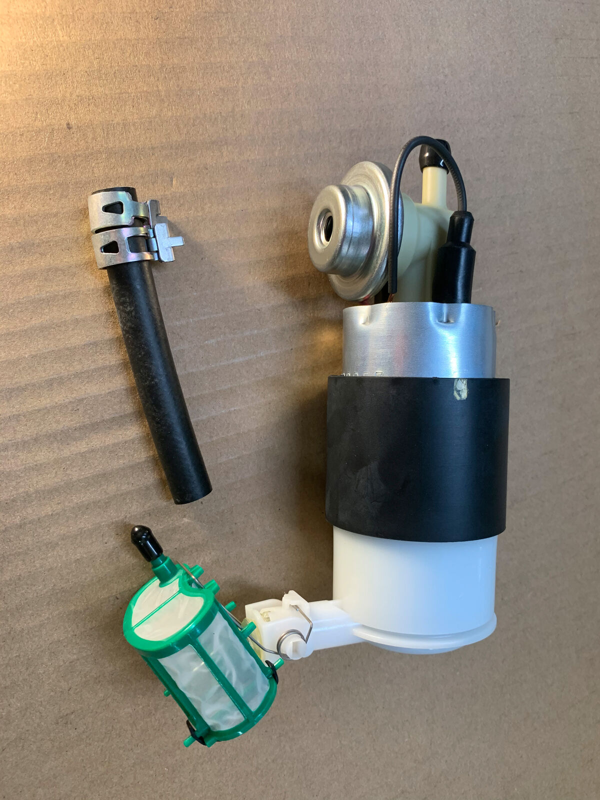 Per Nissan Stanza 1987-1989 BOSCH OEM Elettrico Fuel Pompa F00E000114 61008K New