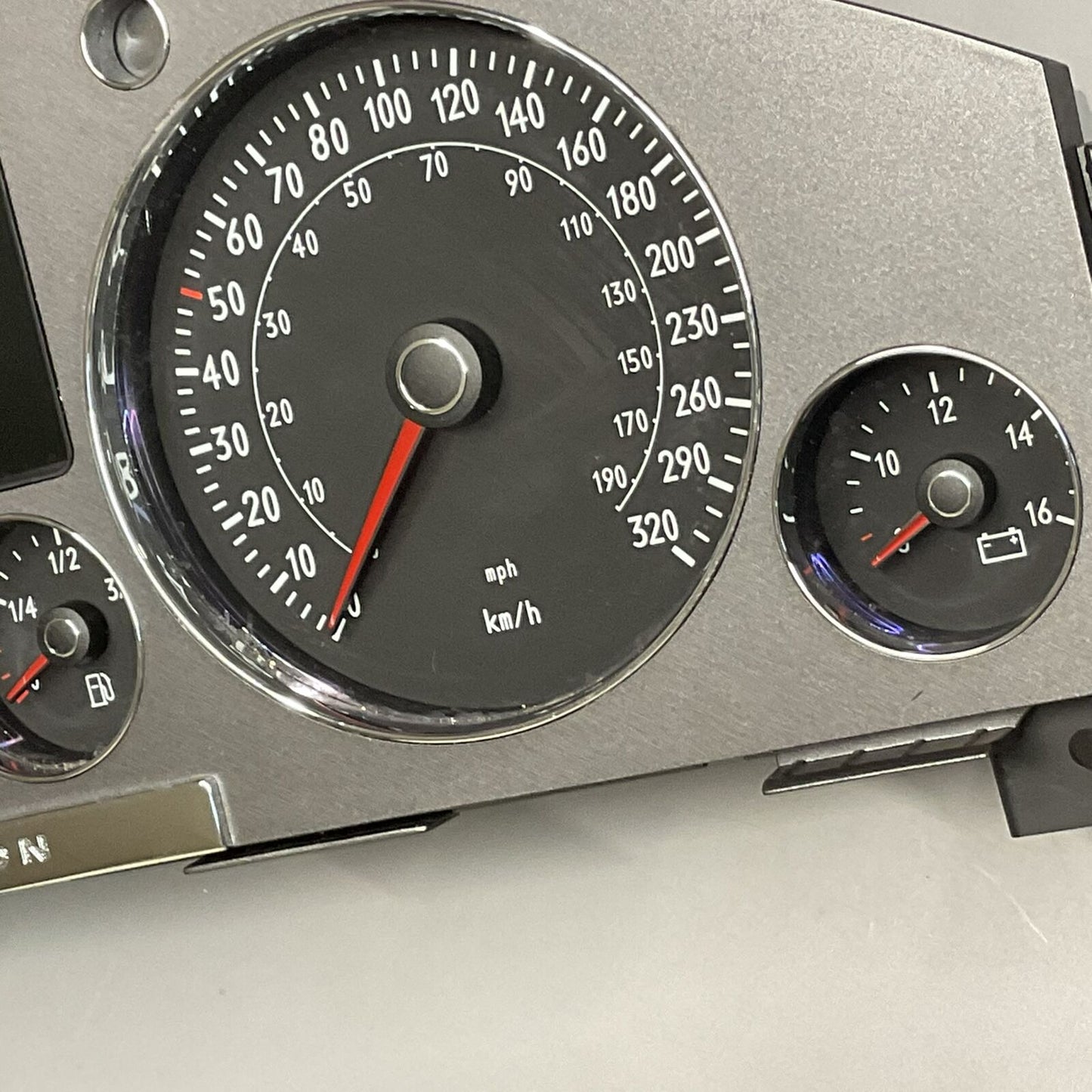 Volkswagen Phaeton Speedometer Instrument Cluster For VW 2006 6033EC2144