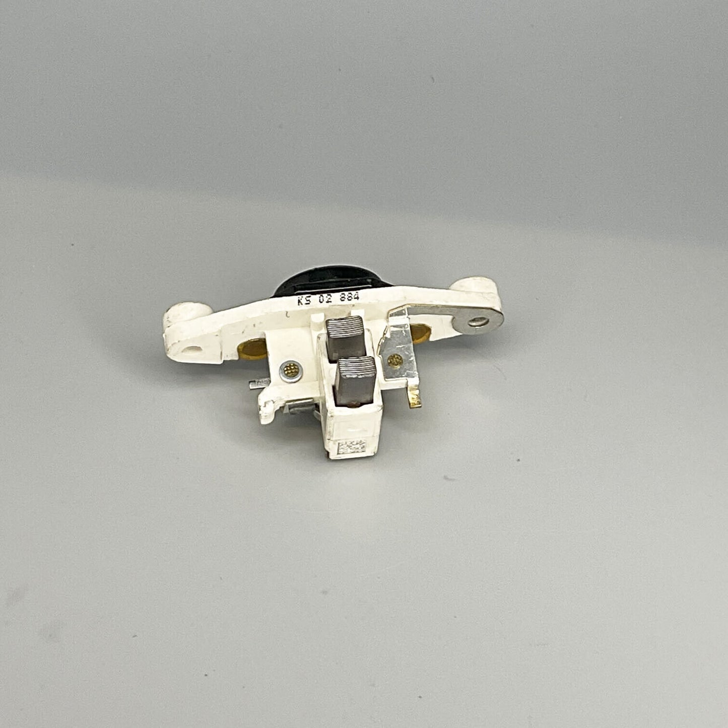 OE Bosch Alternator Regulator 28V 1197311317 For Aifo Mercedes Fiat-Allis Case