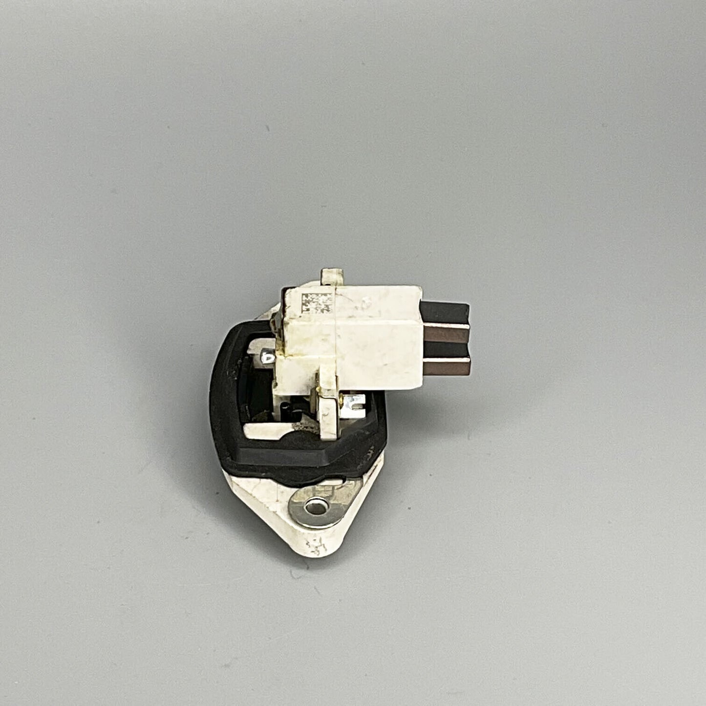 OE Bosch Alternatore Regolatore 28V 1197311304 Per 89-95 Volvo Nl 12/400