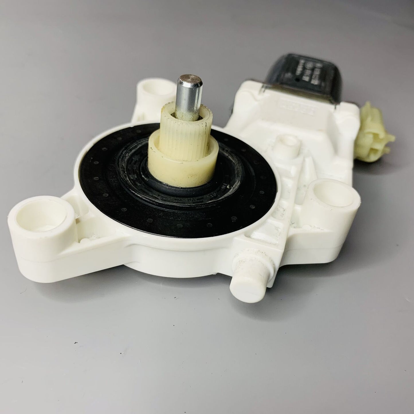 OE Bosch Front Left Driver Window Motor 0130822552 For 2015-2017 Chrysler 200