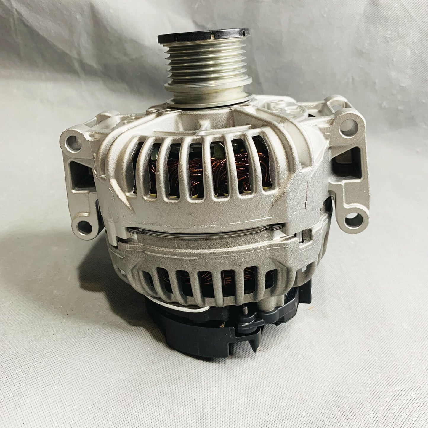 New Alternator 0124615033 For Dodge Freightliner Sprinter 2.7L 2500 3500