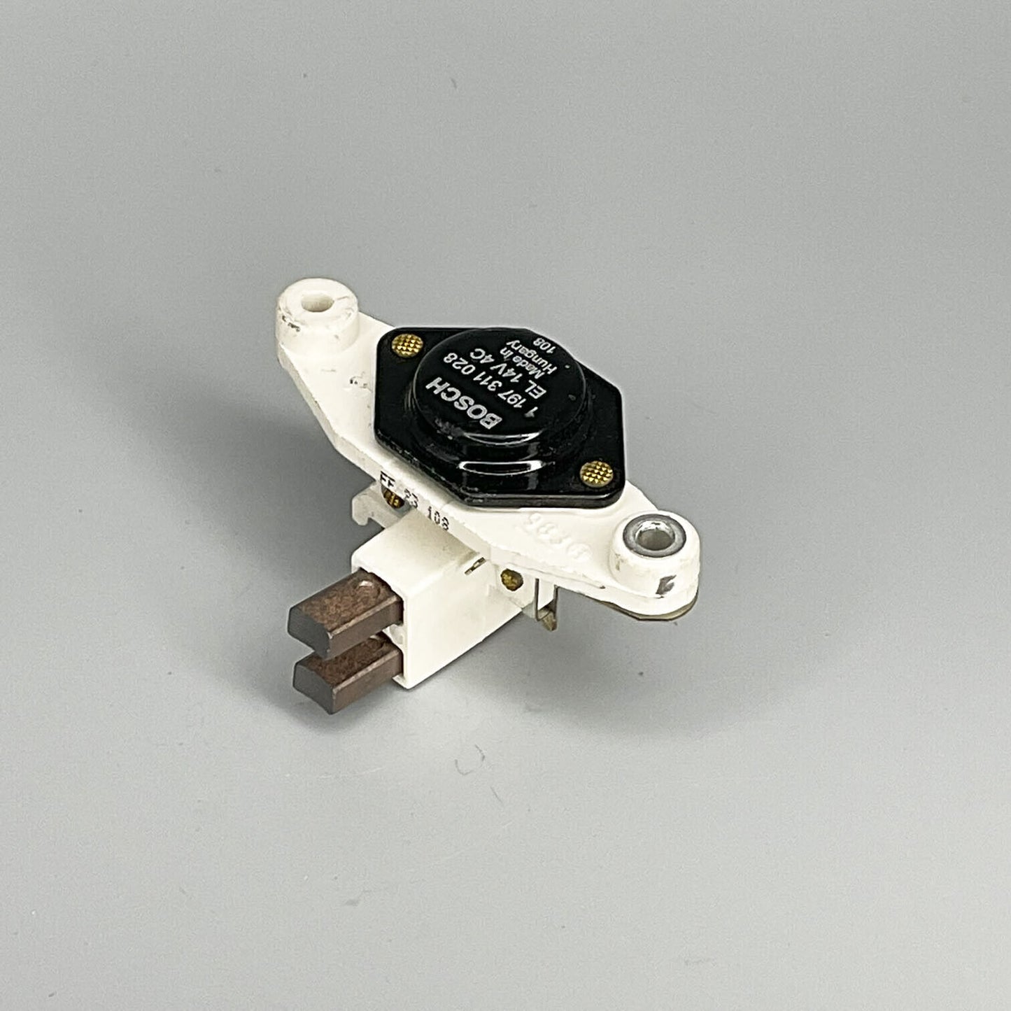 OE Bosch Voltage Regulator 1197311028 For Mercedes 190D 190E 260E 300TD 450SL