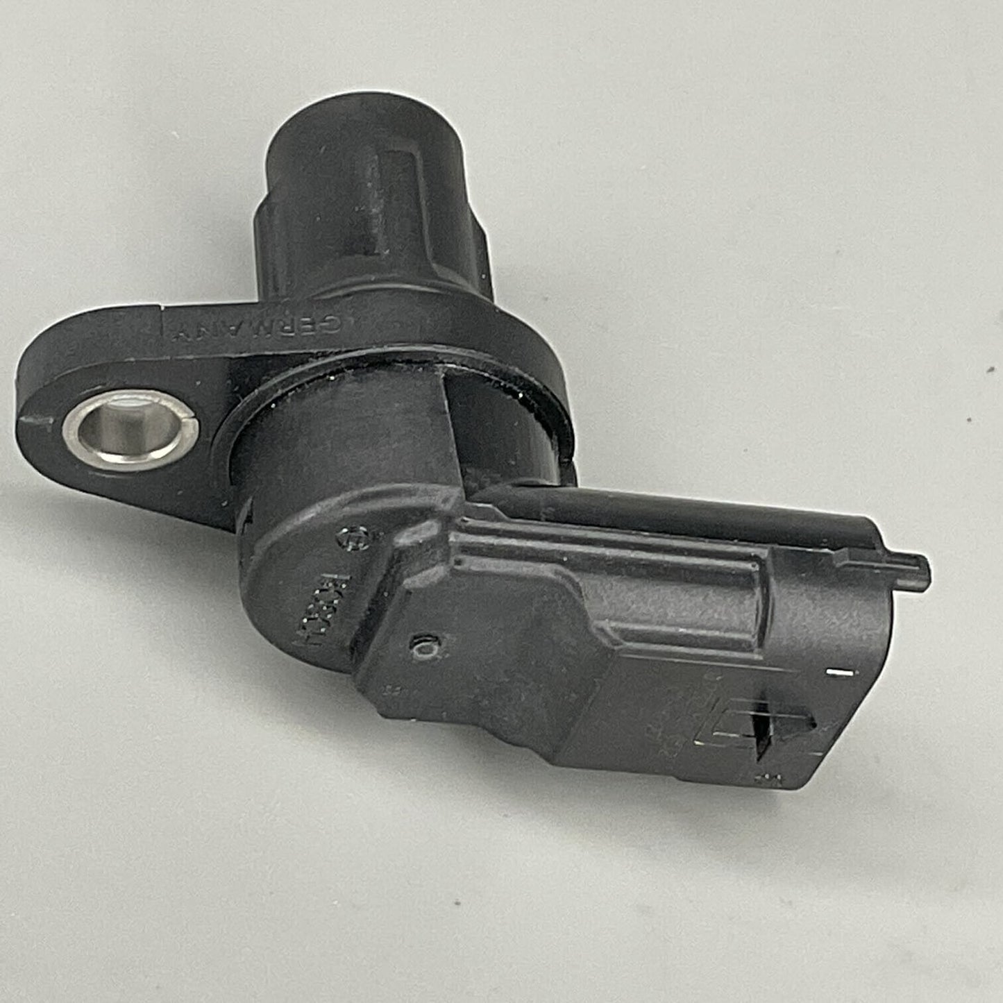 BOCSH EO Camshaft Position Sensor For 2011-2019 Ford Fiesta L4 1.6L 0232103052