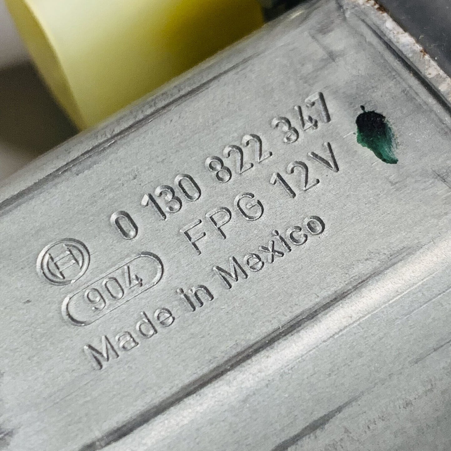 OE Genuine Fenêtre Moteur Droit Droite Pour 0130822347