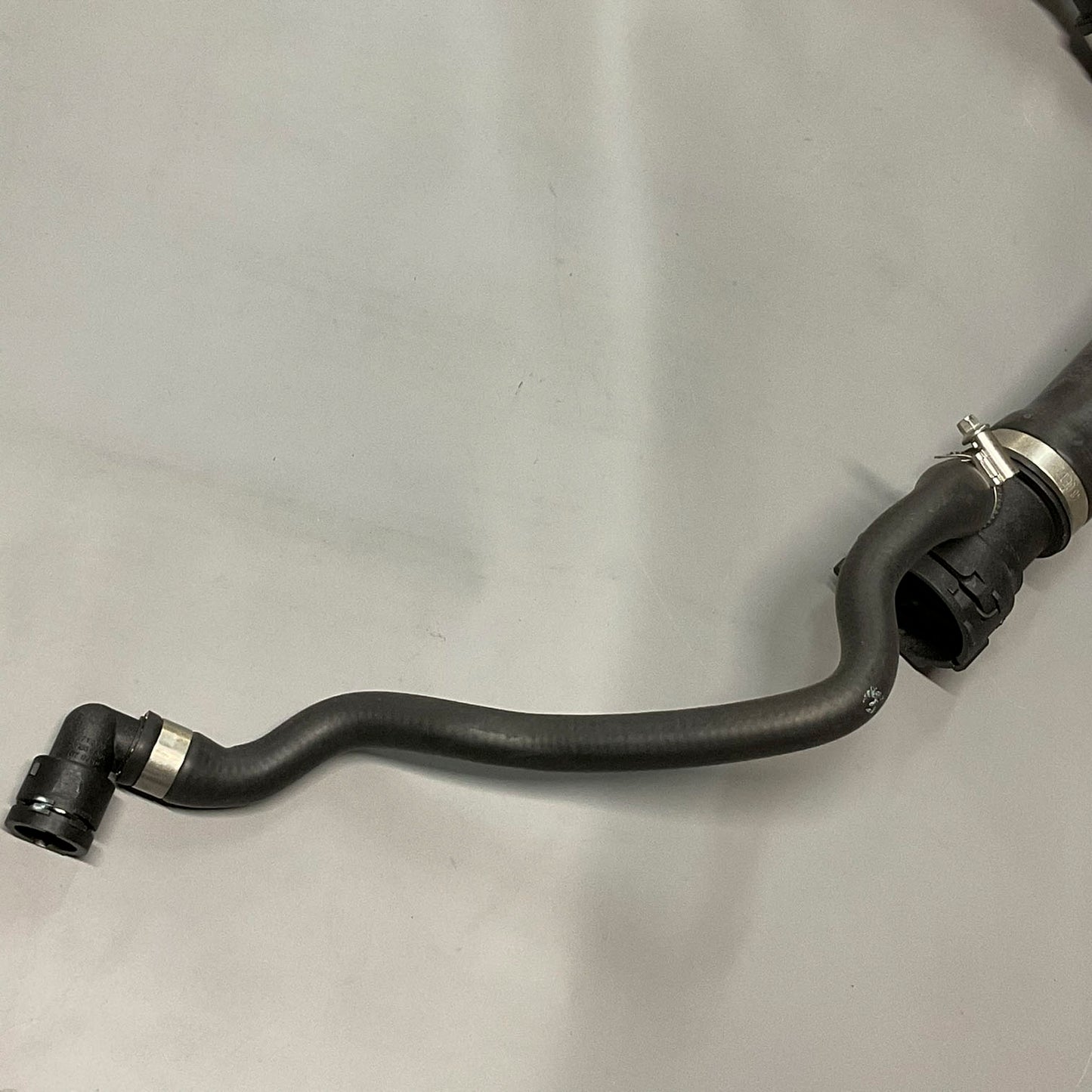 REIN GENUINE Engine Coolant Hose For 2004-2006 BMW X5 V8 4.4L 4.8L CHR0011P