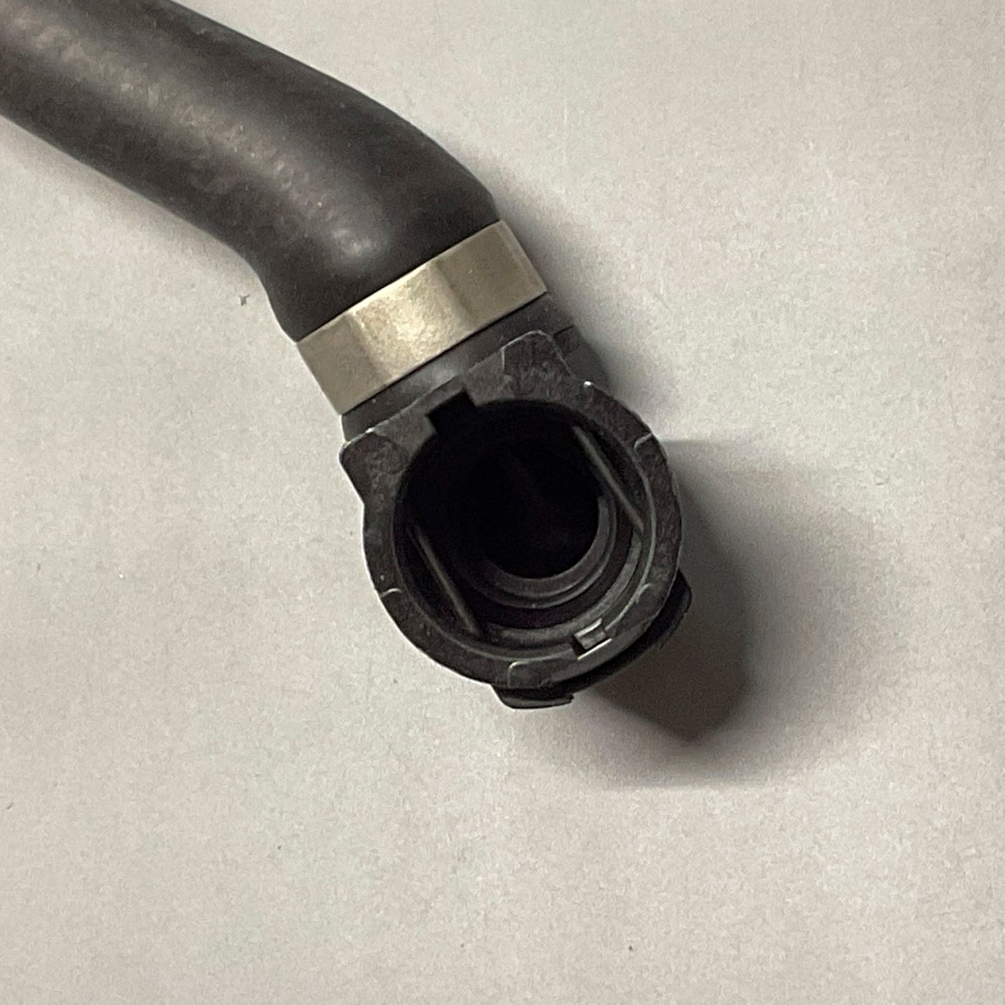 REIN GENUINE Engine Coolant Hose For BMW 745Li 745i 750Li Alpina B7 CHR0085P